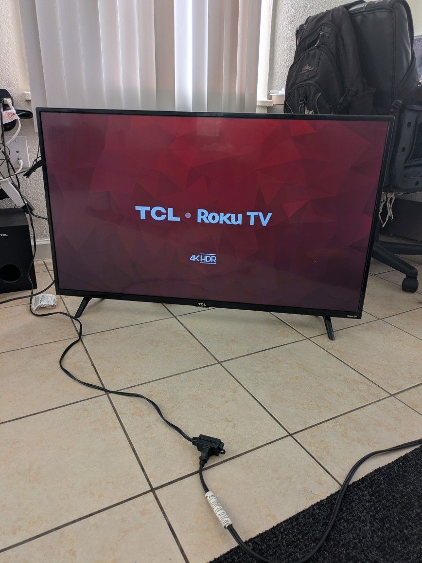 43" TCL Roku TV 4KHDR