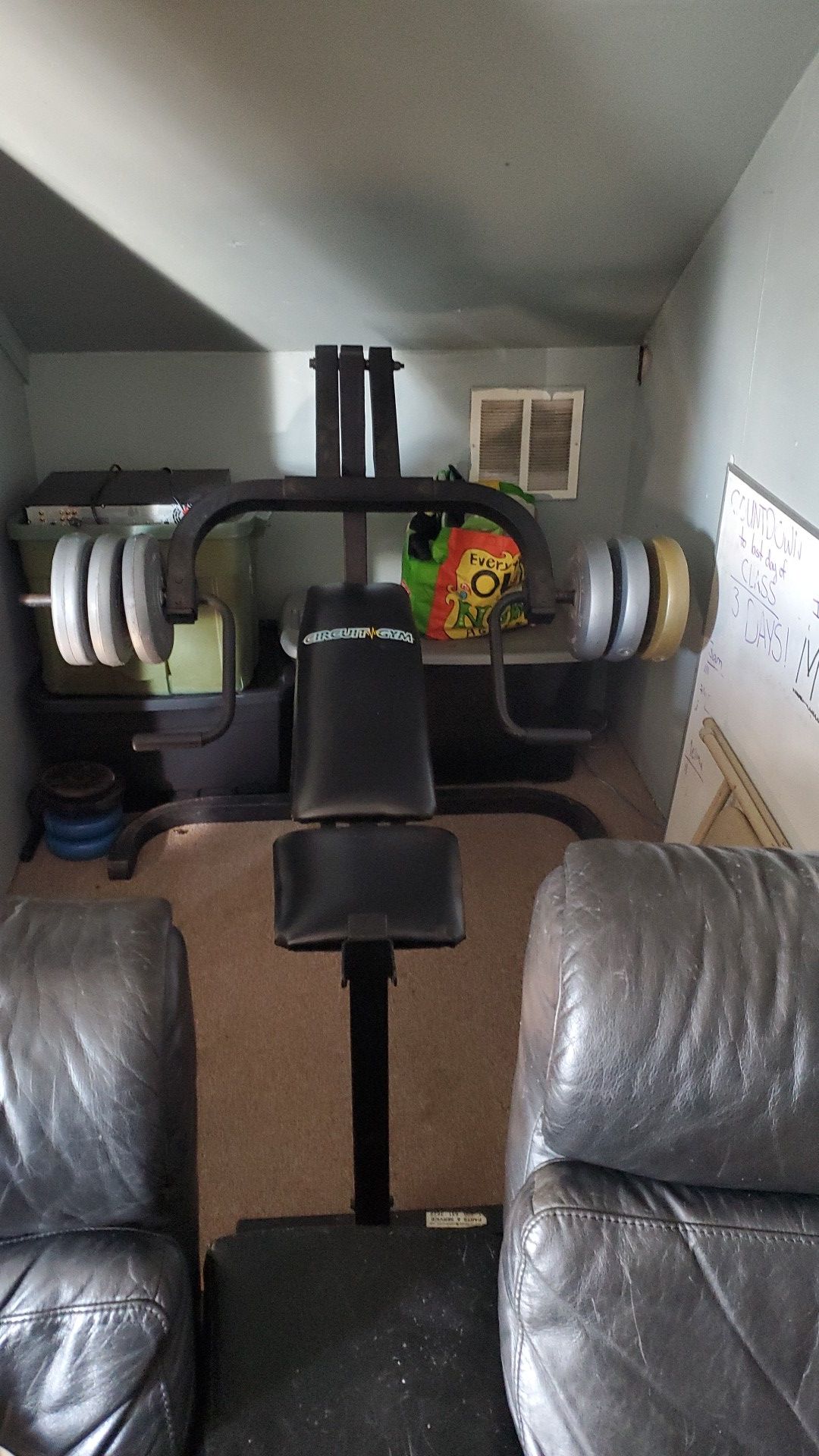 Weight bench