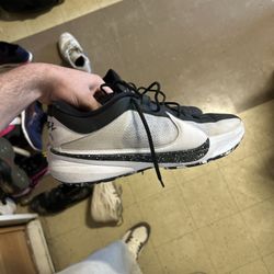 nike basketball shoes