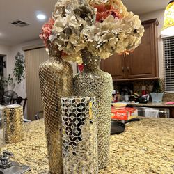 Flower Vases And Decor ( SEE Pricing BELOW) 