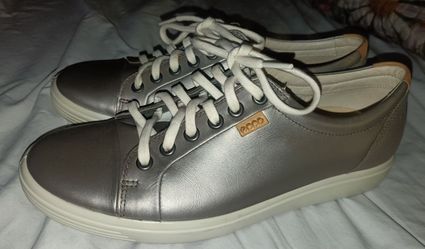 ECCO Soft 7
Women's Leather Sneaker
In Size 9. Brand new. Walmart has them listed at $132 retail and ECCO for $160. I'll take $20 if you grab them thi