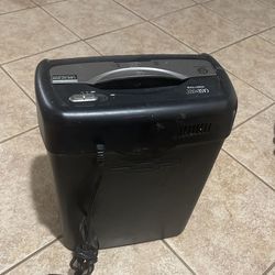 PAPER SHREDDER
