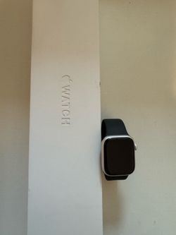 Apple watch Series 8 with black sport band, 41mm
