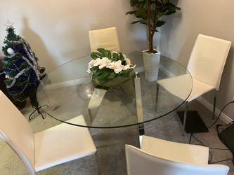 Everything (table, chairs and stand) for 500