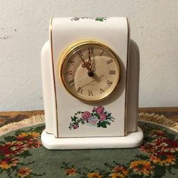 RELOJ ANTIGUO DE PORCELANA 