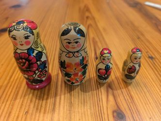 Russian Matryoshka Nesting Dolls