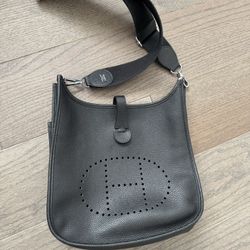 Hermes Evelyne III 29 Bag in Black Leather 