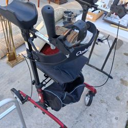 STANDING ADULT WALKER 