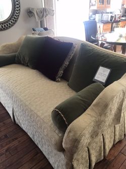 COUCH WITH PILLOWS