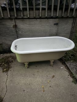 Antique Claw Feet Tub
