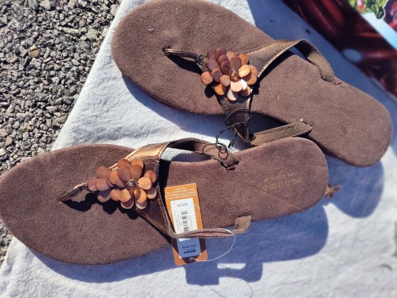 Brand New Never Used Sandals For Women Only 10$