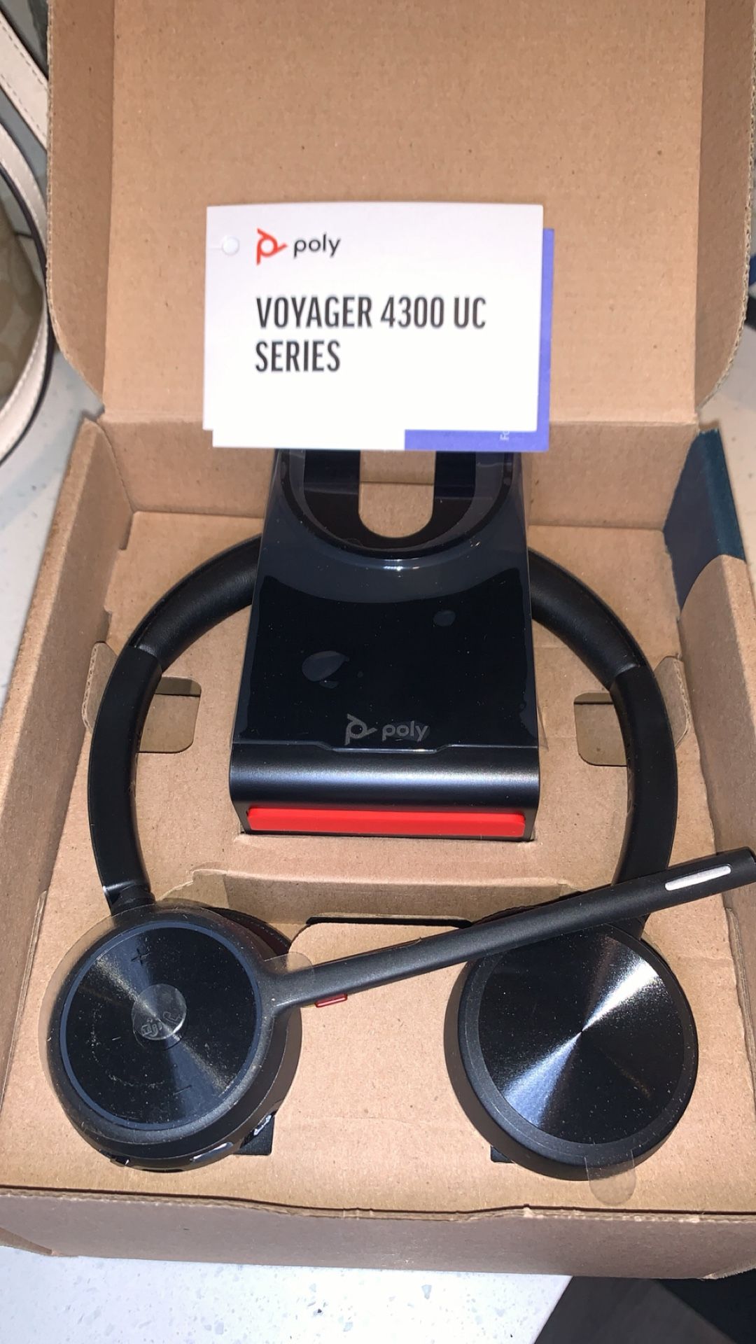 Poly Voyager Heard Set