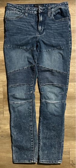 Skinny blue jeans
