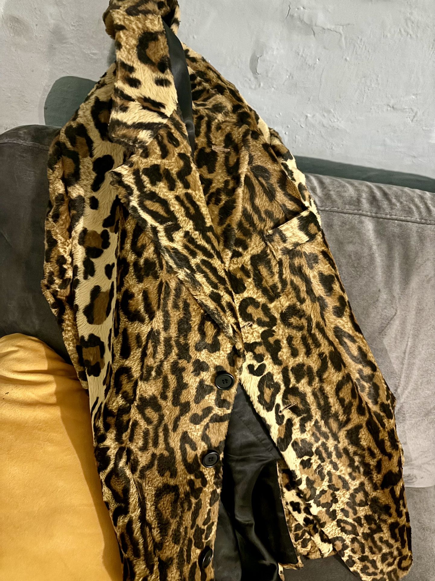 Men’s  chic And cheap fur Coat Size xL 