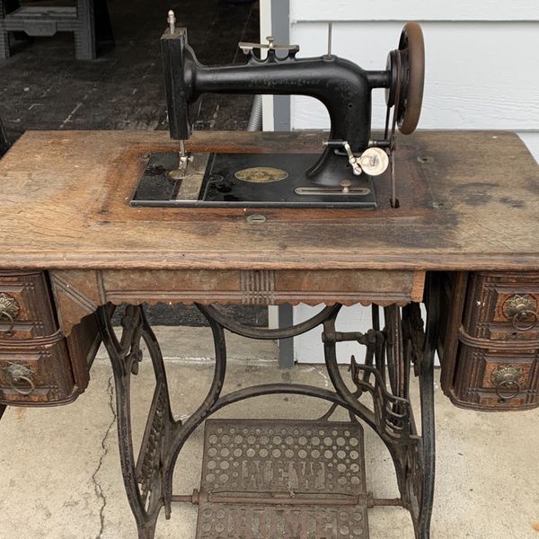 New Home Sewing Machine (free) for Sale in Marysville, WA - OfferUp