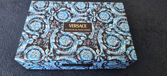 Versace Dylan Blue Pour Femme Perfume