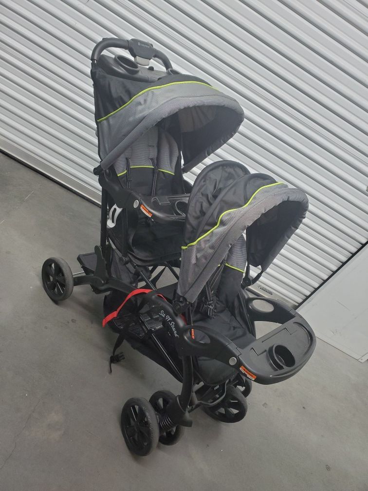 Shitty Double Stroller 😒