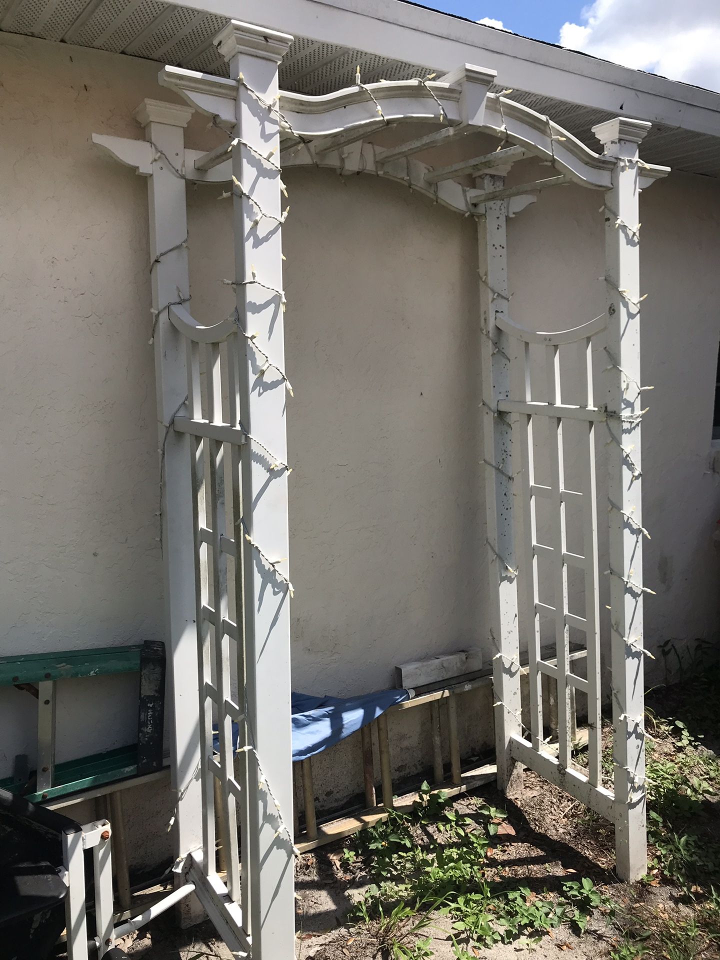 Beautiful white arbor/pergola 7 1/2’ H x 4’W x 2’D