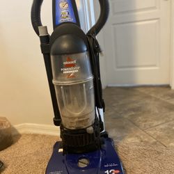 Vacuum cleaner (bissel)