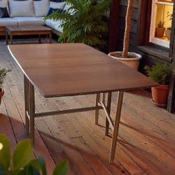   Mid-century modern Stylish, functional Dining Table 