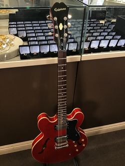 EPIPHONE DOT CHERRY ELECTRIC GUITAR W/ CASE