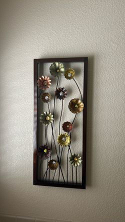 3D metal flowers wall decor  With a brown frame and multicolor flowers