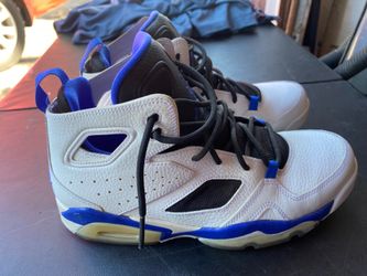 Nike Jordan shoes sneakers Sz 7.5 shoes sneakers MAKE AN OFFER!