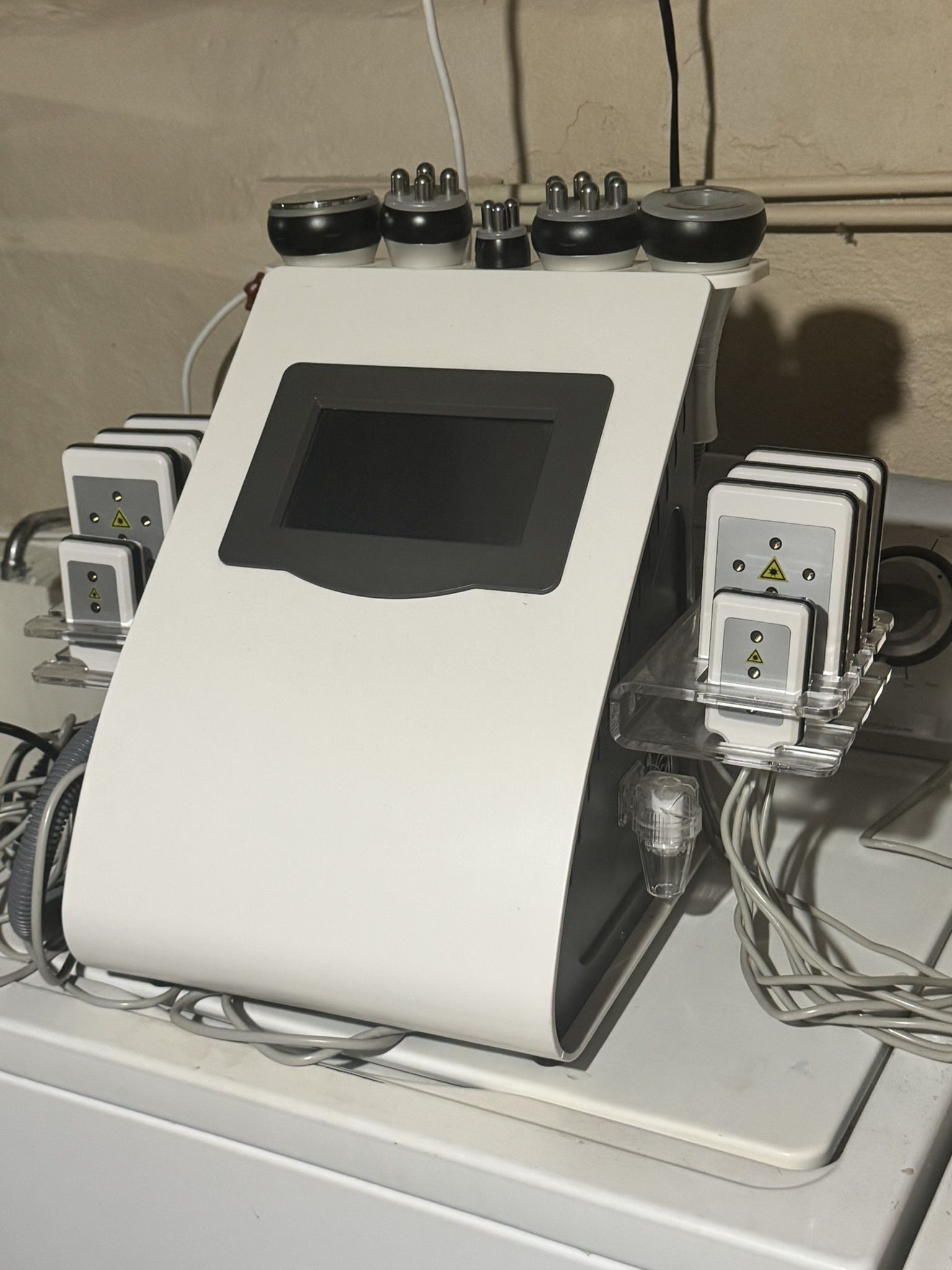 6-in-1 Cavitation & RF Body Contouring Machine