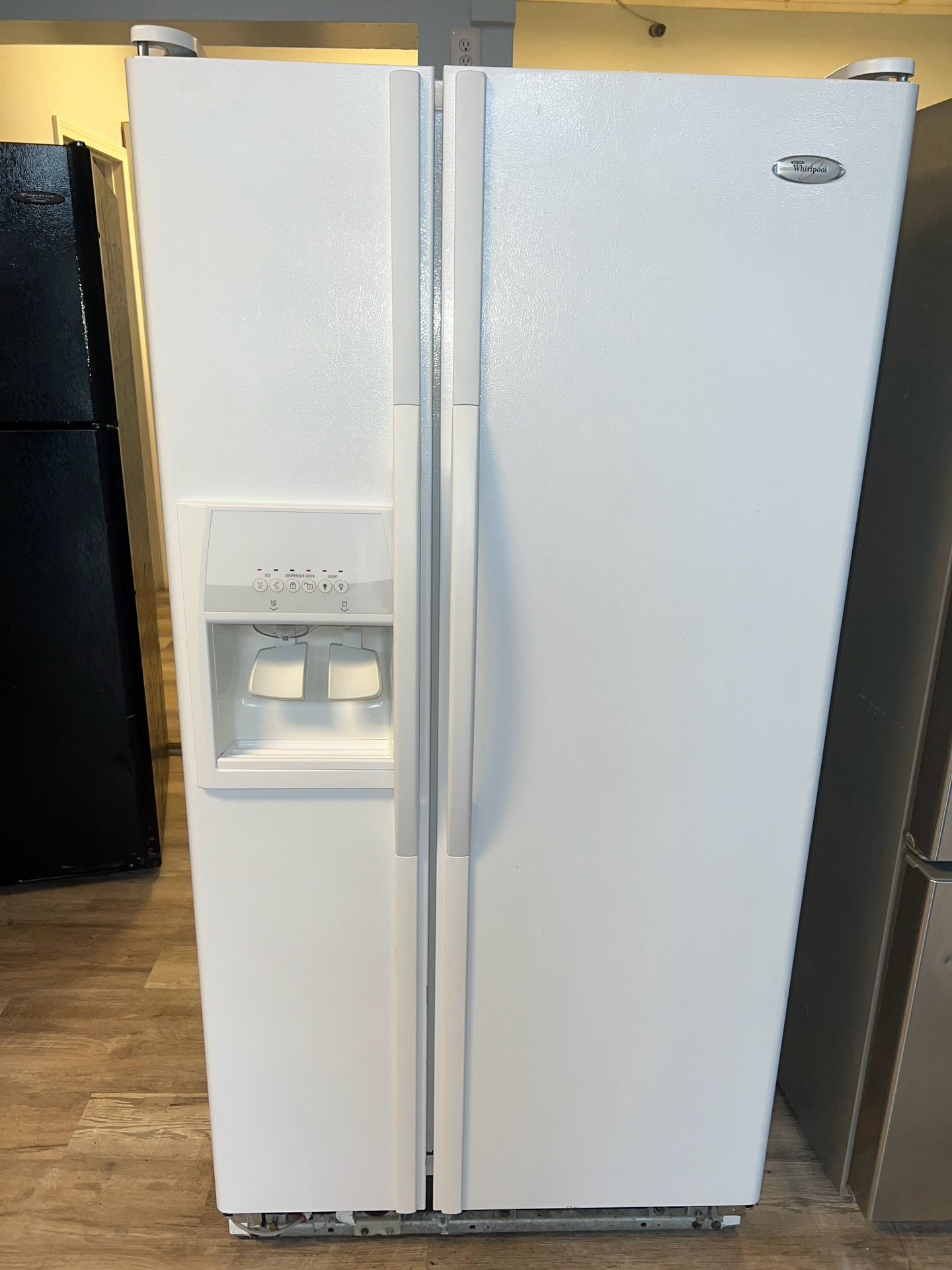 Whirlpool White Side-By-Side Refrigerator with Ice Maker & Water Dispenser - ED2JHGXR002