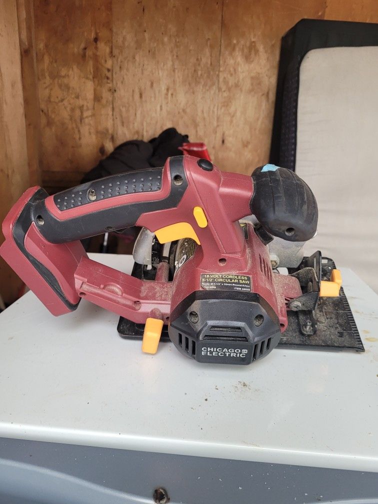 Chicago Electric 18-Volt 5-1/2 in. Cordless Circular Saw