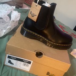 Dr martens Women Size 8 Men Size 7 