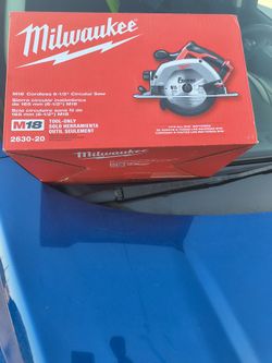 Milwaukee 6-1/2" Circular Saw With 2 Blades.tool And Blades Are New,Never Been Used