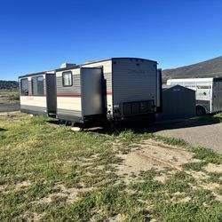 Rv and shed selling together 3 slide outs