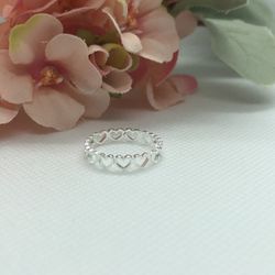 Hearts Band Ring | Size 7- 8