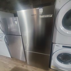 Bloomberg  30 inches botton  freezer new open box $1000 warranty ready to deliver counterdepth..