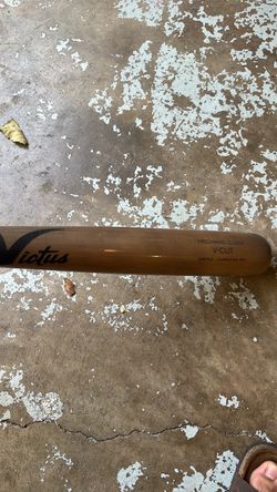 Victus wood bat