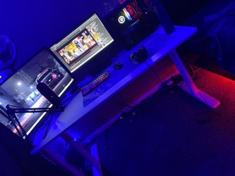 White Desk