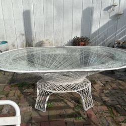 Vintage Russel Woodard Spun Fiberglass Table