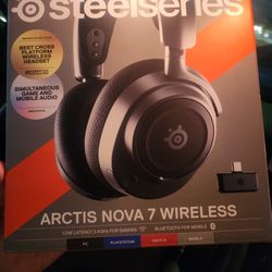 Steel Series Arctis Nova 7 Headset
