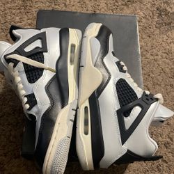 Jordan 4 
