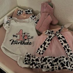Baby’s First Birthday Outfit 