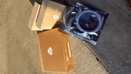 Brand new UniFi Bundle – Switch Lite 16 PoE + 2 U6+ APs + 3 Ethernet Cables