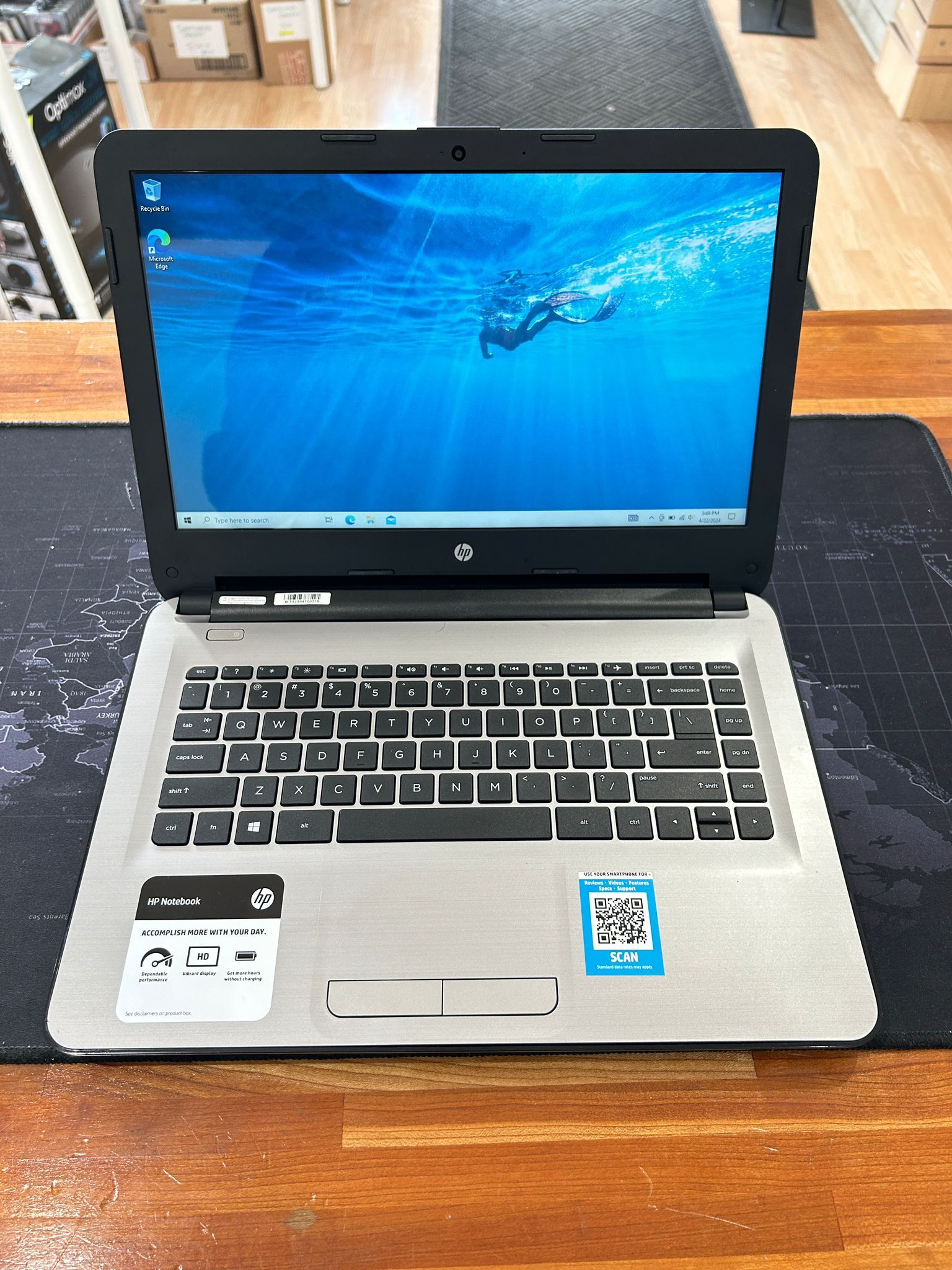 HP NoteBook 14” AMD E2-7110 4GB  32GB AMD Radeon R2 Graphics Windows 10