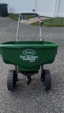 Fertilizer Spreader