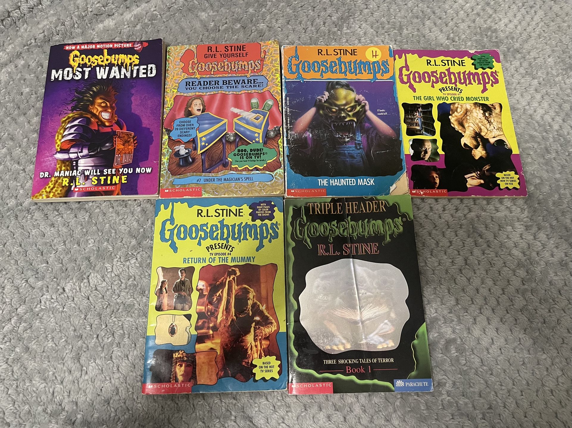 Lot of 6 Goosebumps Books