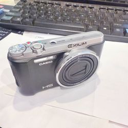 The Casio ZR1000 self
