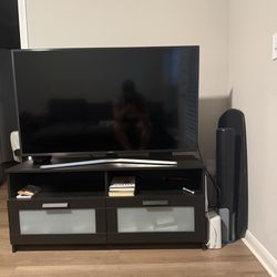 Samsung 43 inch tv with TV stand move out sale