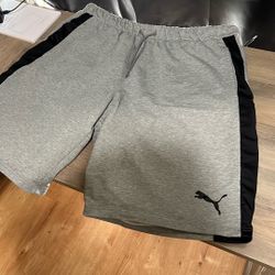 XXL PUMA SWEATSHORTS NWOT 