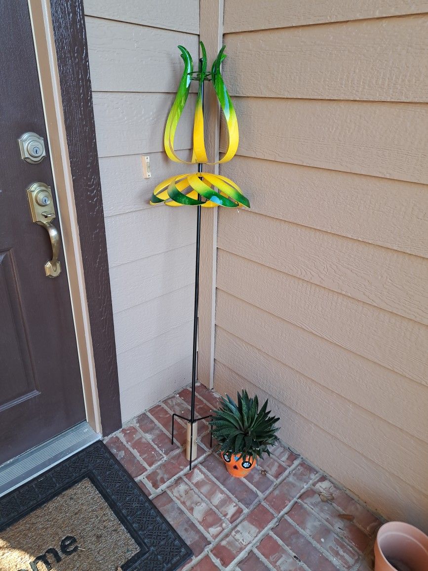 Kinetic Wind Spinner Outdoor Garden Decor