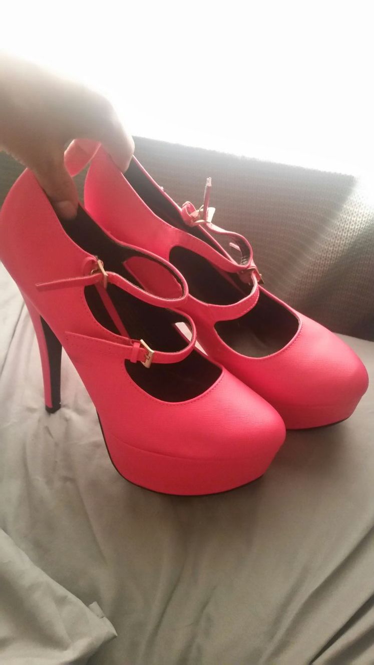 Pink heels size 9